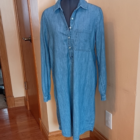 Old Navy Blue Denim Shirt Dress, Sz M, Belt Not Included - Picture 11 of 12